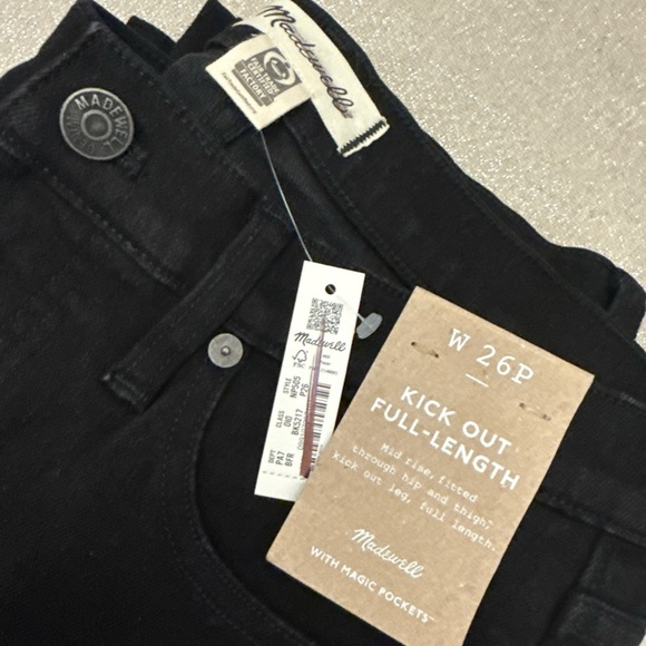 NWT Petite Kick Out Flare Full-Length Jeans, Black Frost, 26P NP505 - Picture 7 of 10